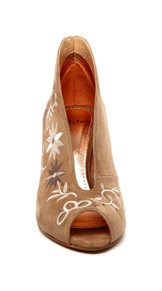 BOOTS ANN TUIL MEDAILLE