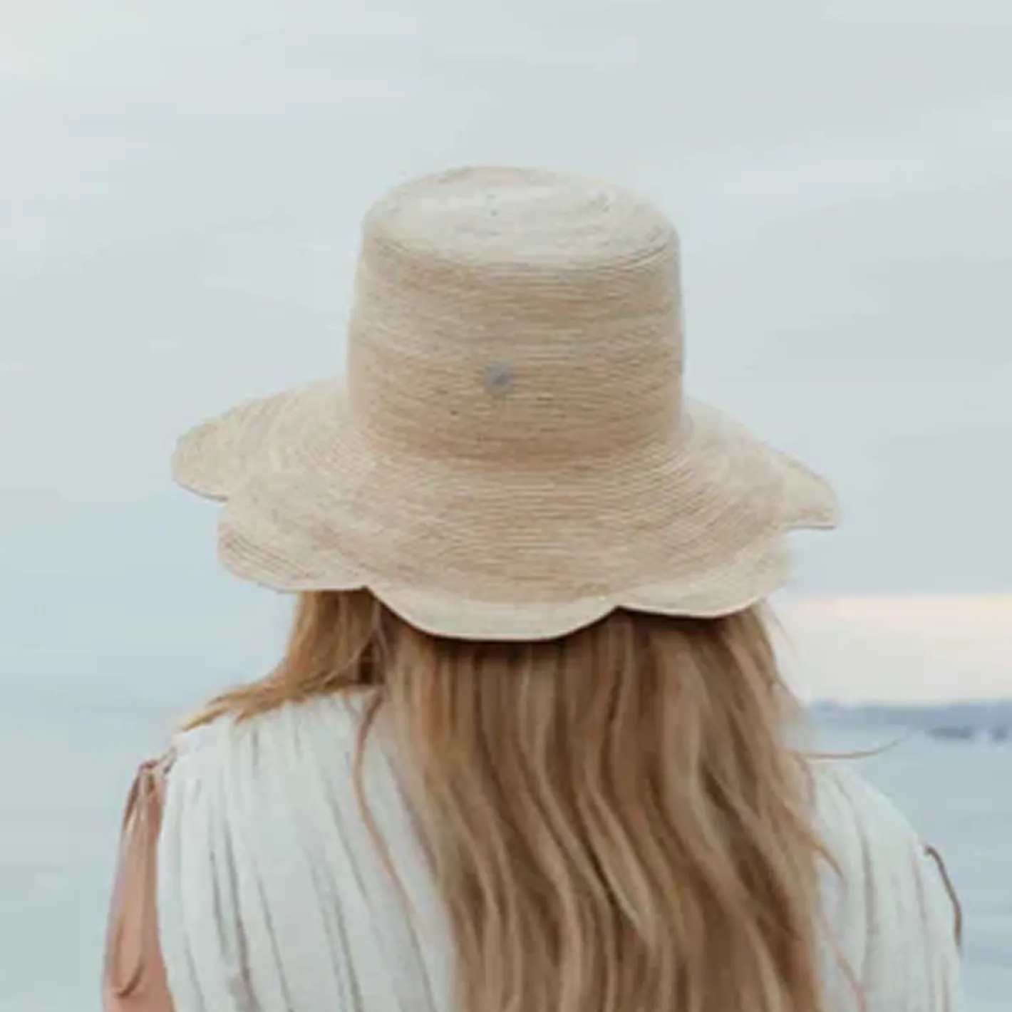freya scallop crochet bucket hat