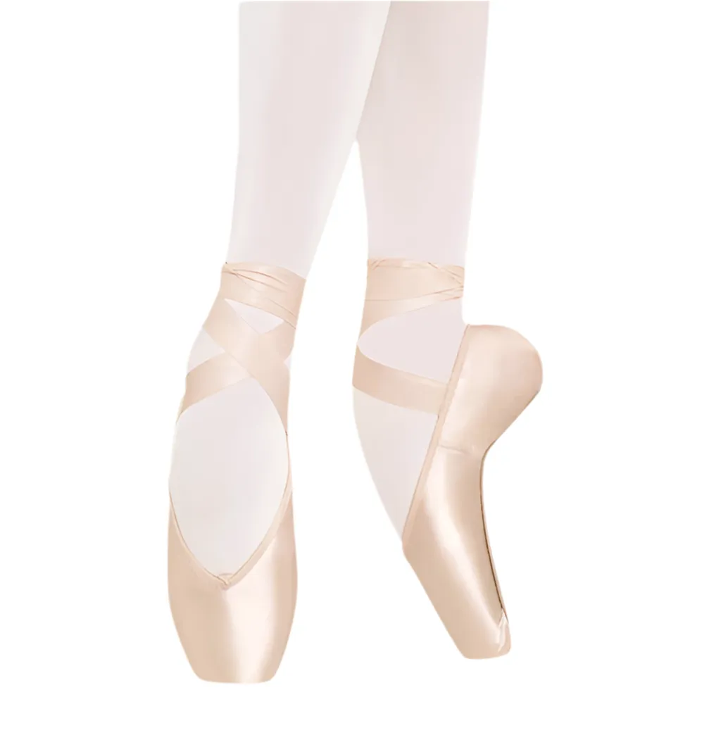 Heritage Pointe Shoe by Bloch